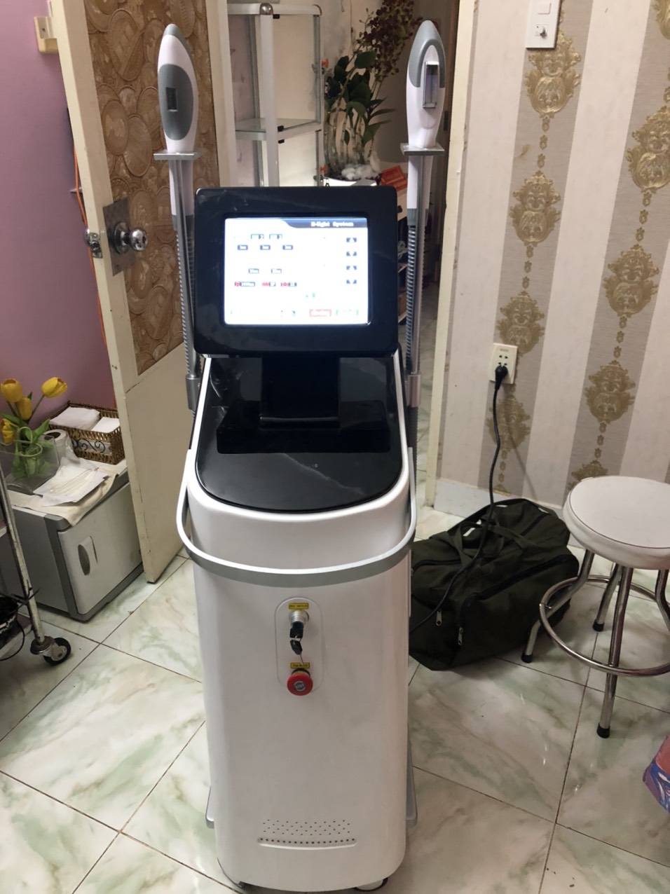 Máy móc thẩm mỹ