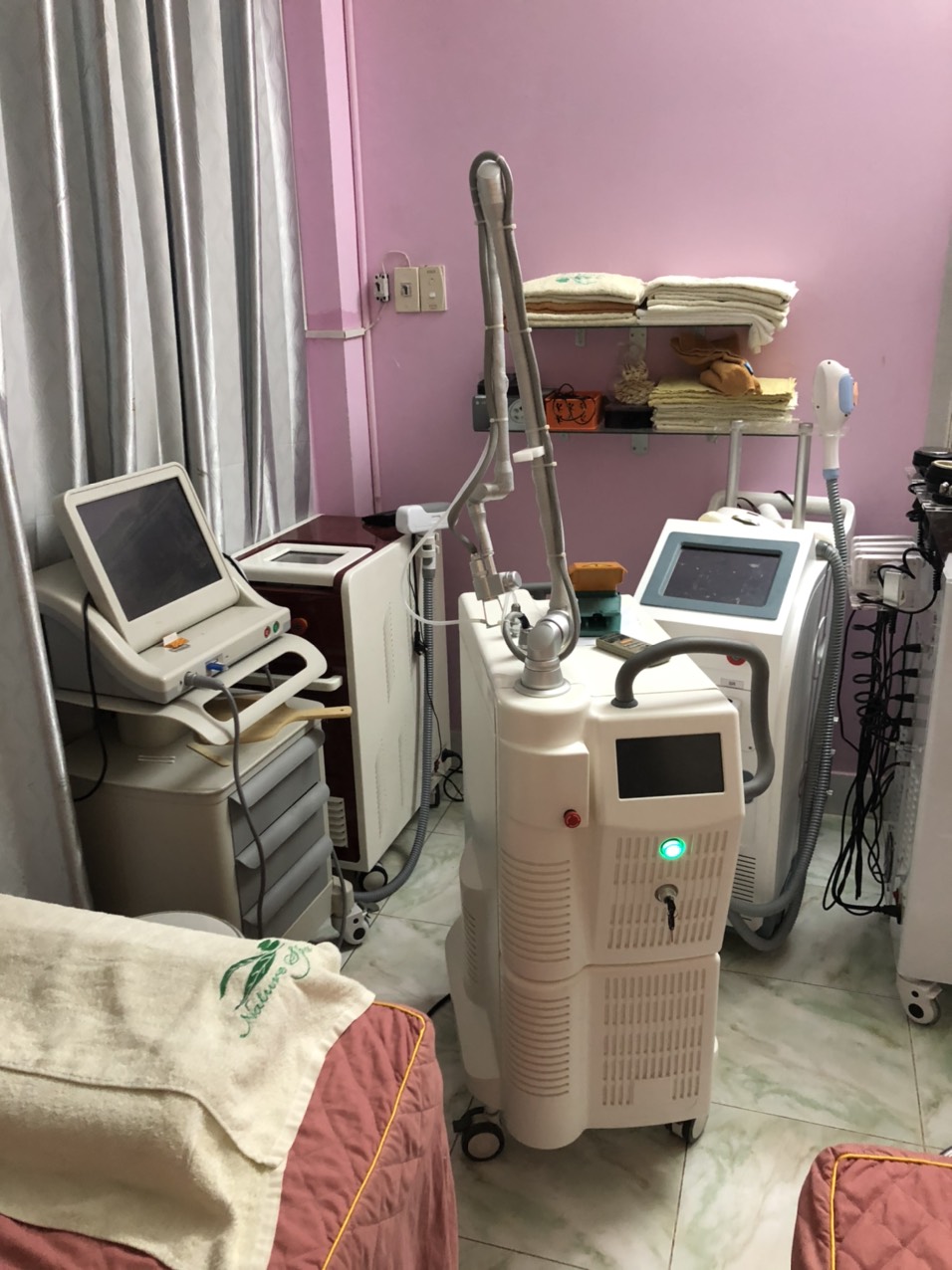 Máy móc thẩm mỹ