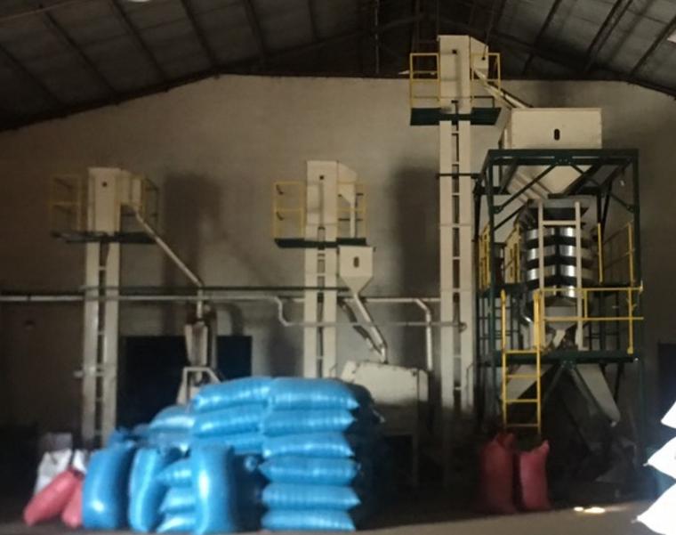 Máy tách hạt tiêu